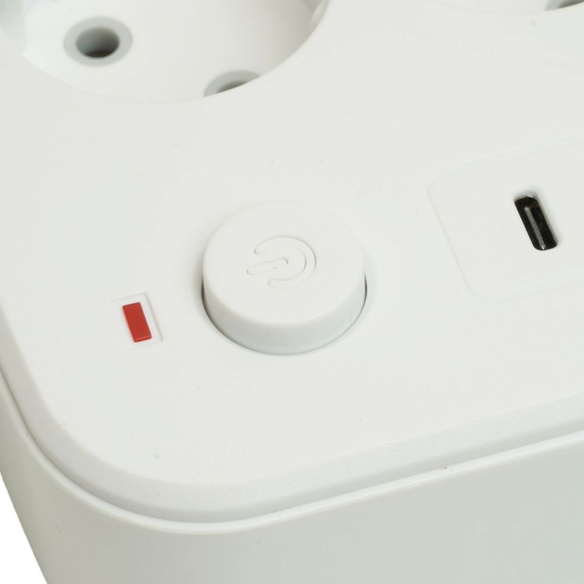 Удлинитель 3-местный c/з 3x1 мм2, 1,8 м, 250В, 10А, 4USB+2Type-C 2,4А, серия Home plus, белый STEKKER HM09-36-02 49972 4