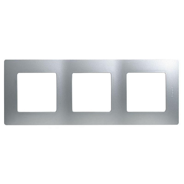 Рамка 3-постовая Legrand Etika алюминий 672553 изображение 1 Рамка 3-постовая Legrand Etika алюминий 672553 Фото № 1