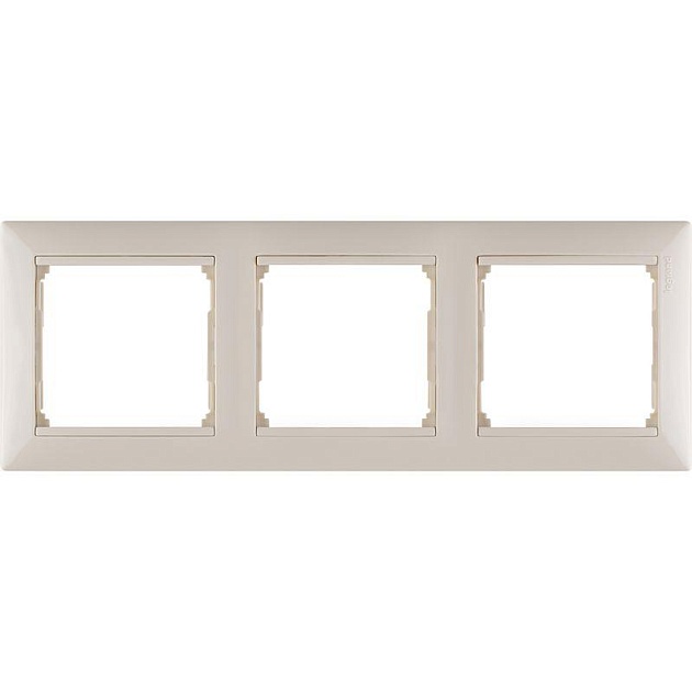 Рамка 3-постовая Legrand Valena слоновая кость 774353 изображение 1 Рамка 3-постовая Legrand Valena слоновая кость 774353 Фото № 1