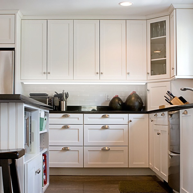 Профиль угловой накладной с рассеивателем серебро 2м. Apeyron 08-04 изображение 7 Профиль угловой накладной с рассеивателем серебро 2м. Apeyron 08-04 Фото № 7