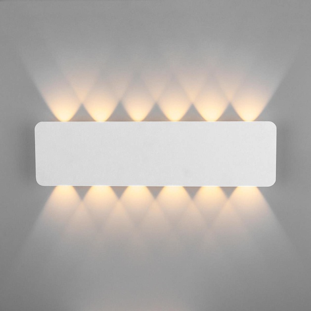 Настенный светодиодный светильник Elektrostandard Angle 40139/1 Led белый a055777 Фото № 1