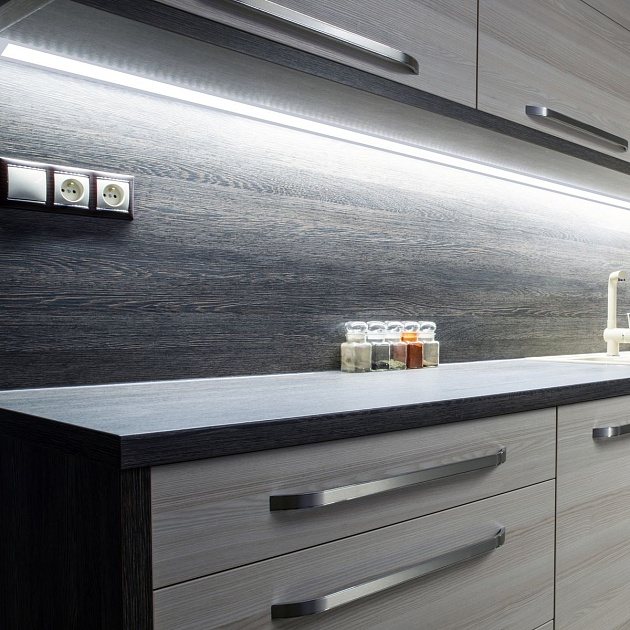 Профиль угловой накладной с рассеивателем серебро 2м. Apeyron 08-21 Фото № 4