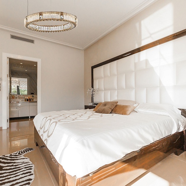 Подвесная светодиодная люстра Favourite Templum 4204-8P изображение 6 Подвесная светодиодная люстра Favourite Templum 4204-8P Фото № 6