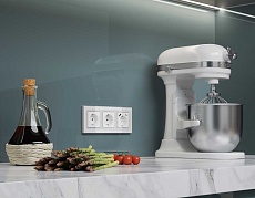 Комплект механизма электрической розетки AMBRELLA VOLT ALFA Белый глянец с/з с шторками QUANT (AP1070, VM141) MA107010 1