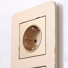 Рамка Werkel Platinum на 3 поста шампань W0032611 4690389184499 1